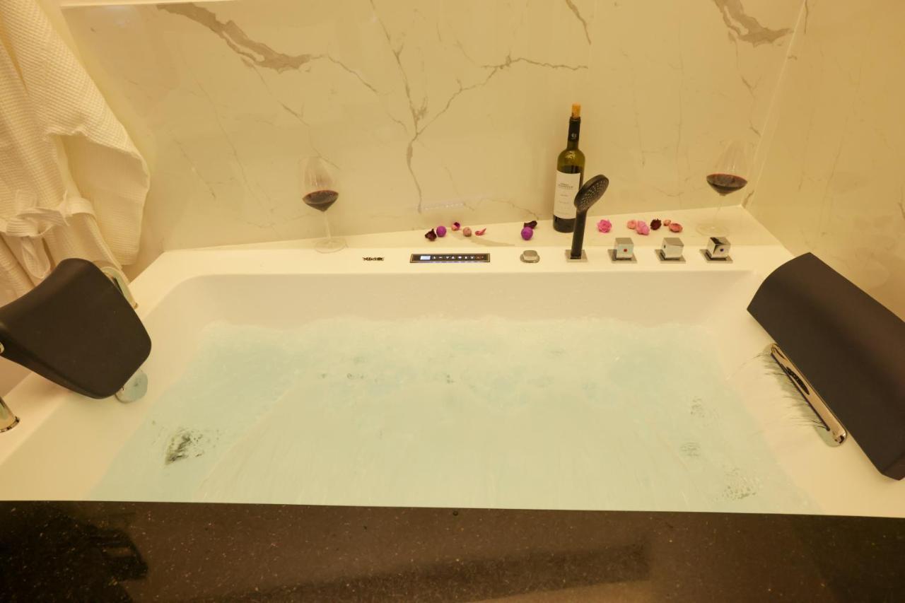 Zeos Finest Jacuzzi Suite Athens Luaran gambar