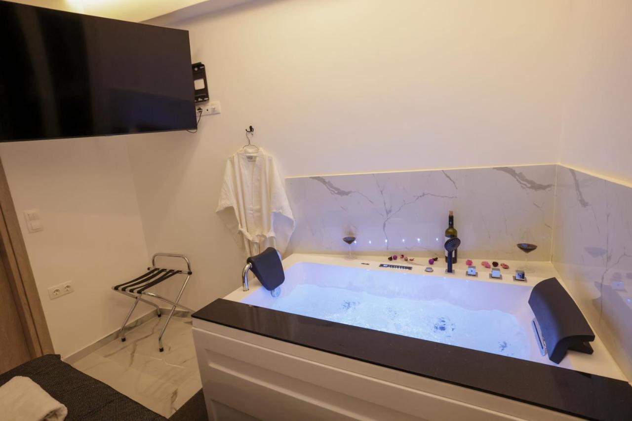 Zeos Finest Jacuzzi Suite Athens Luaran gambar