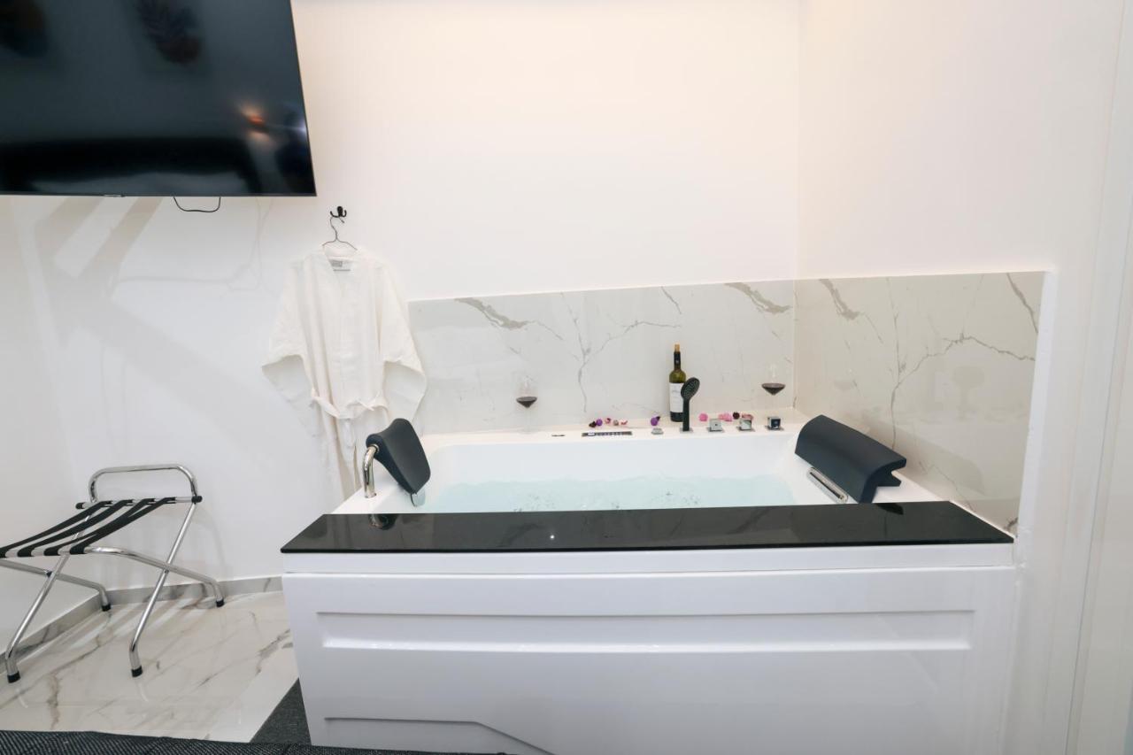 Zeos Finest Jacuzzi Suite Athens Luaran gambar